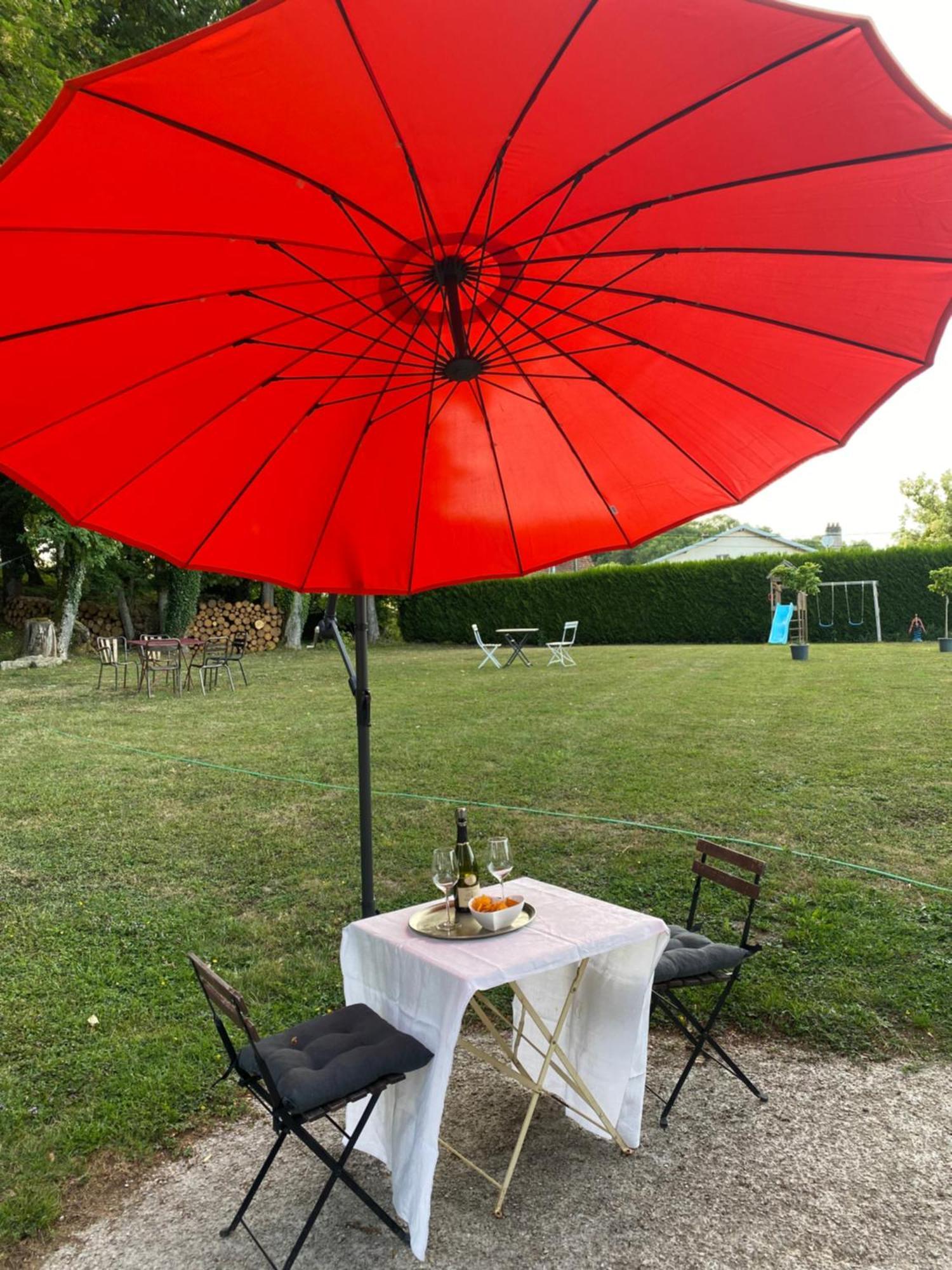 Le Chateau De Monthureux Le Sec מראה חיצוני תמונה