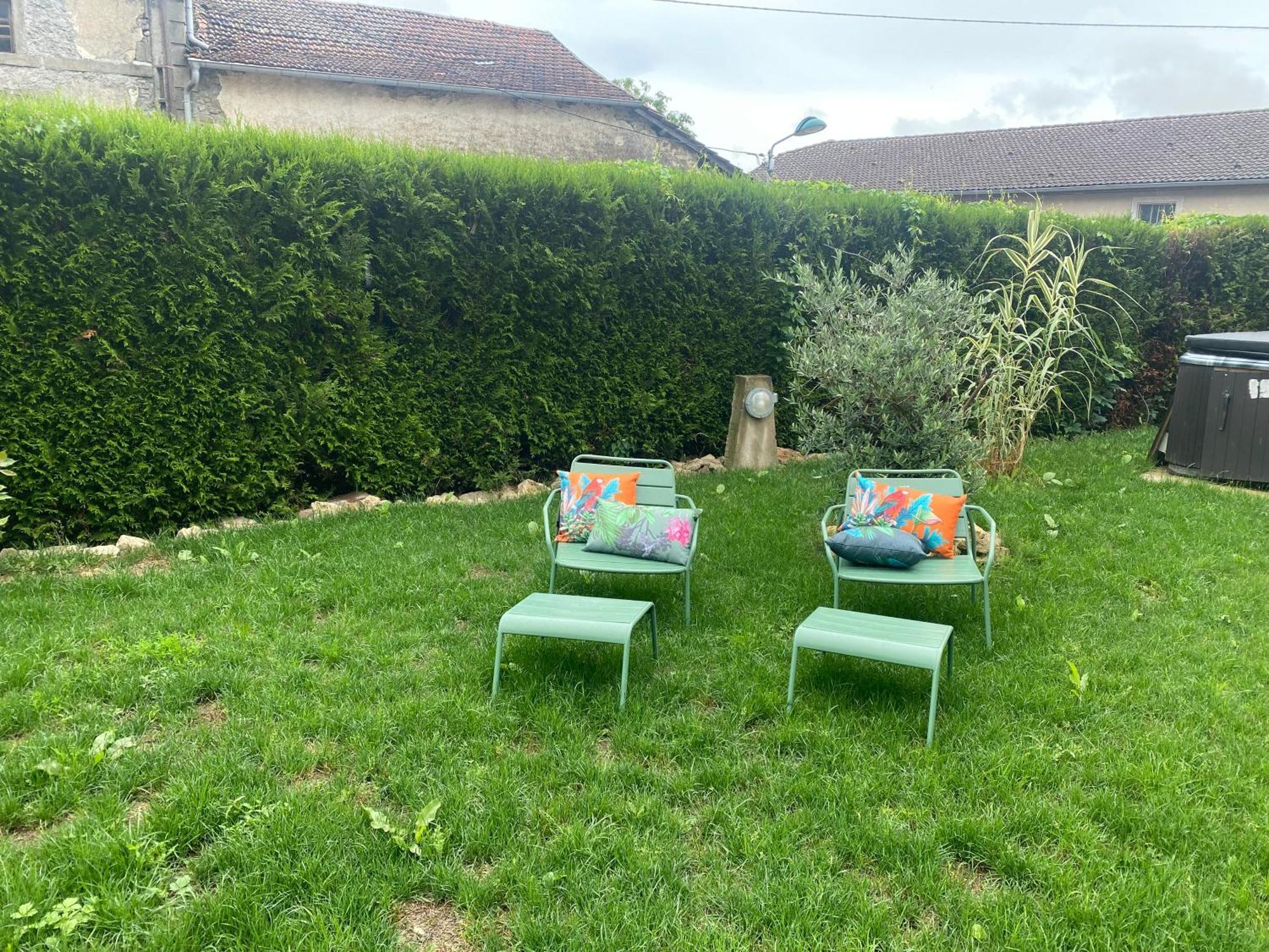 Le Chateau De Monthureux Le Sec מראה חיצוני תמונה